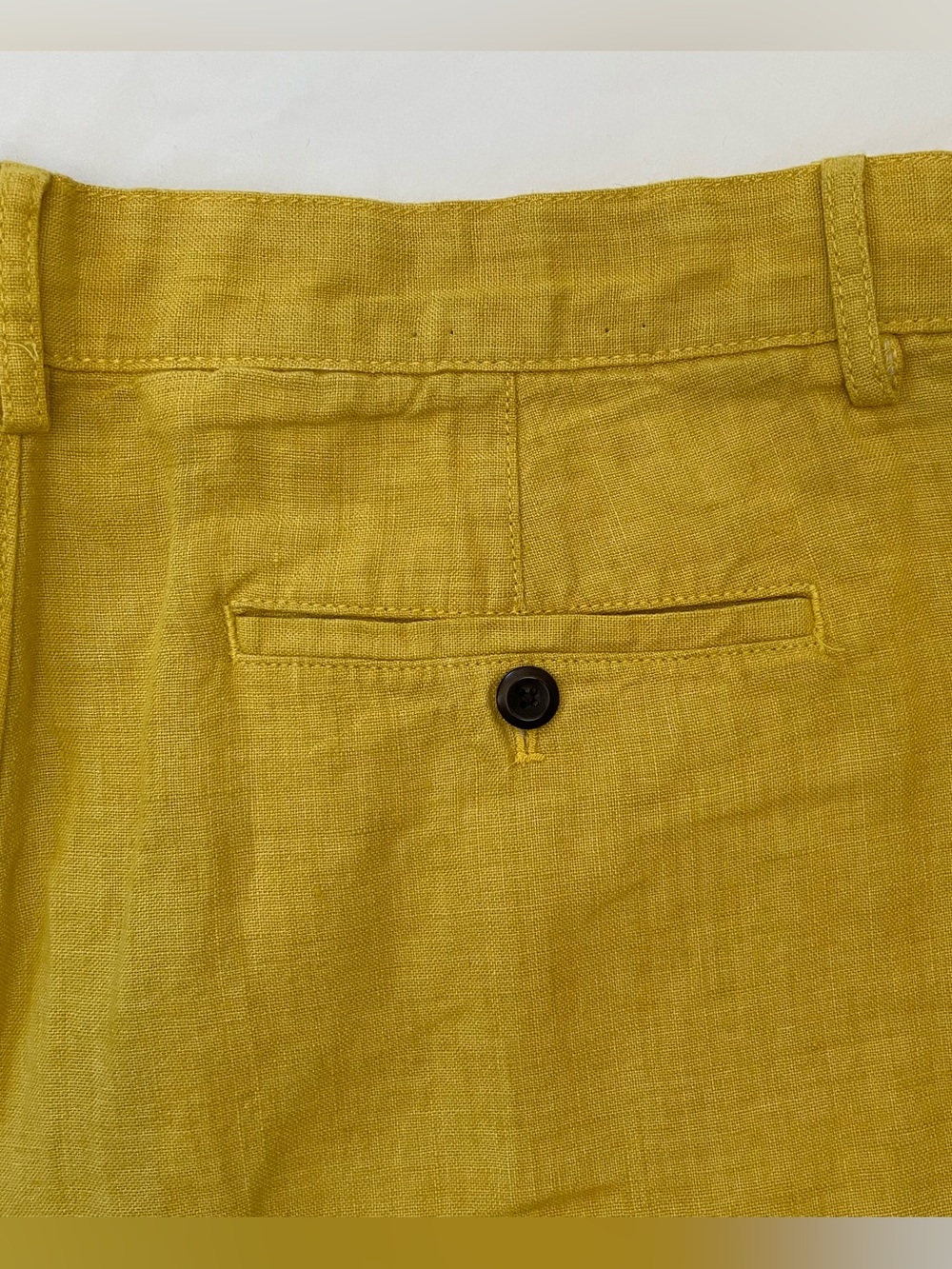 Banana Republic Men's Yellow Linen Shorts - Picture 4 of 5